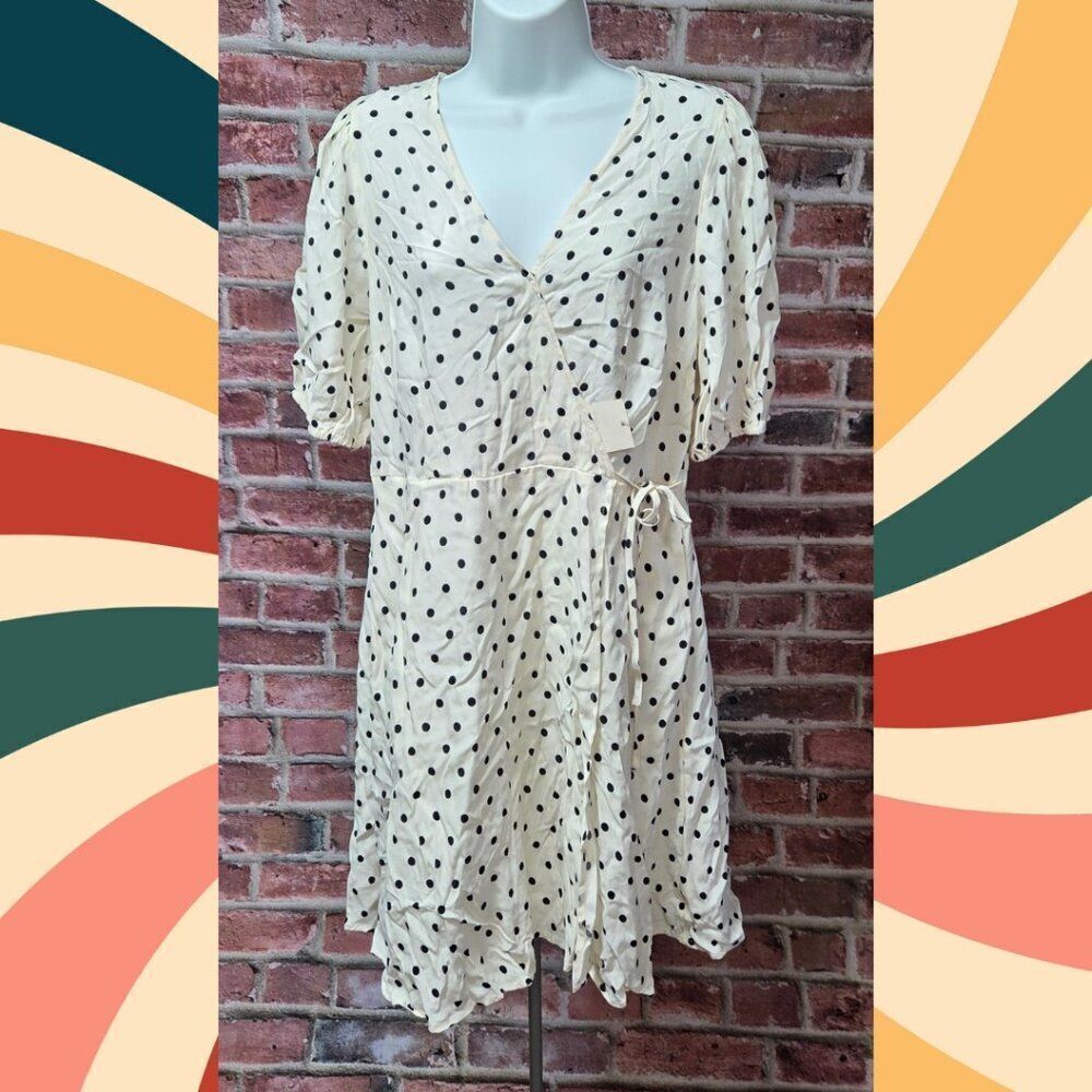 A New Day Polka Dot‎ Wrap Dress Medium V Neck Short Sleeve Knee Length Off White